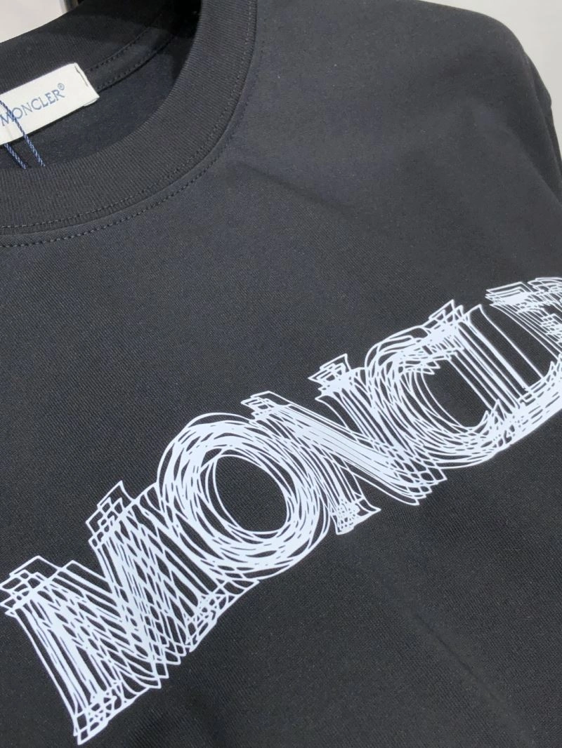 Moncler T-Shirts FashionForward 141100