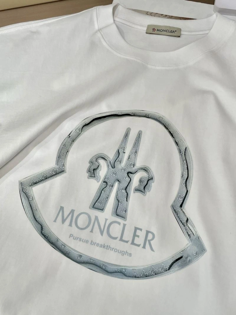 Sleek Moncler T-Shirts 141092