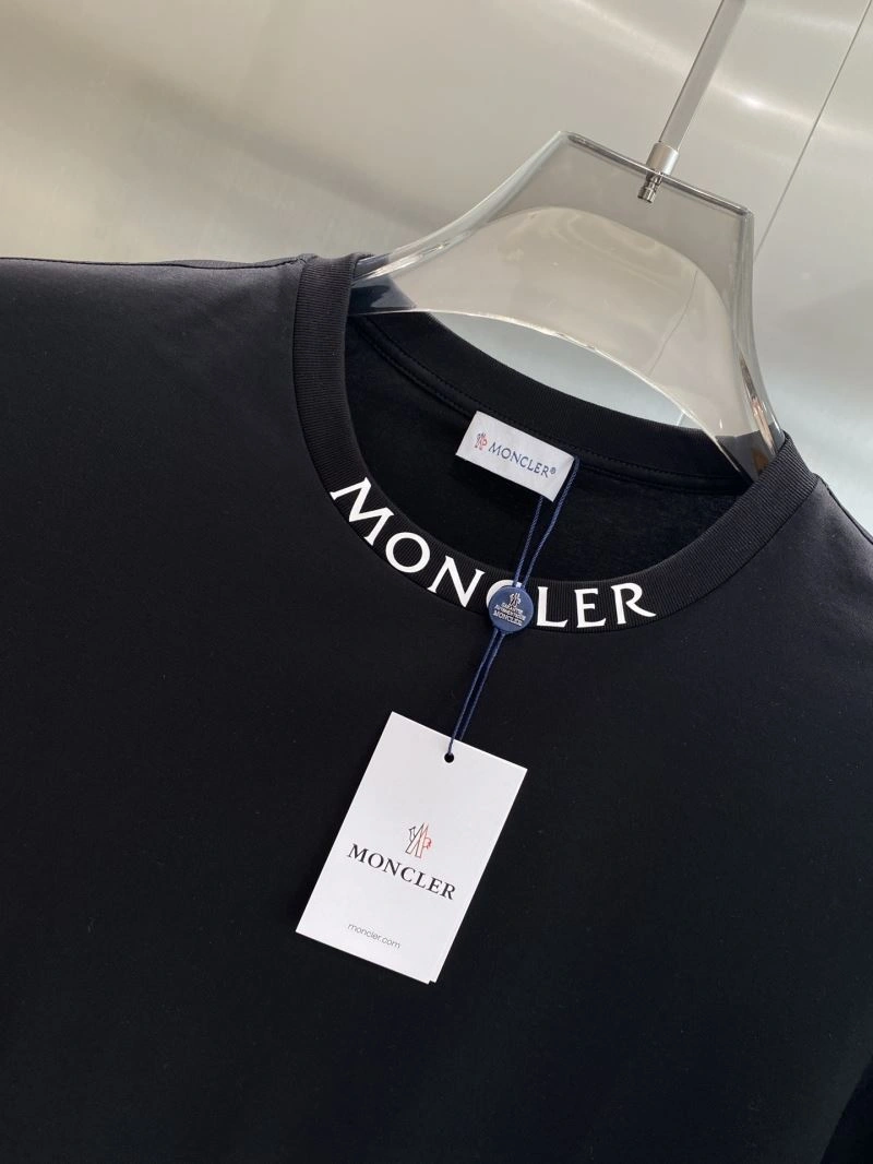 Moncler T-Shirts MultiPurpose 141082