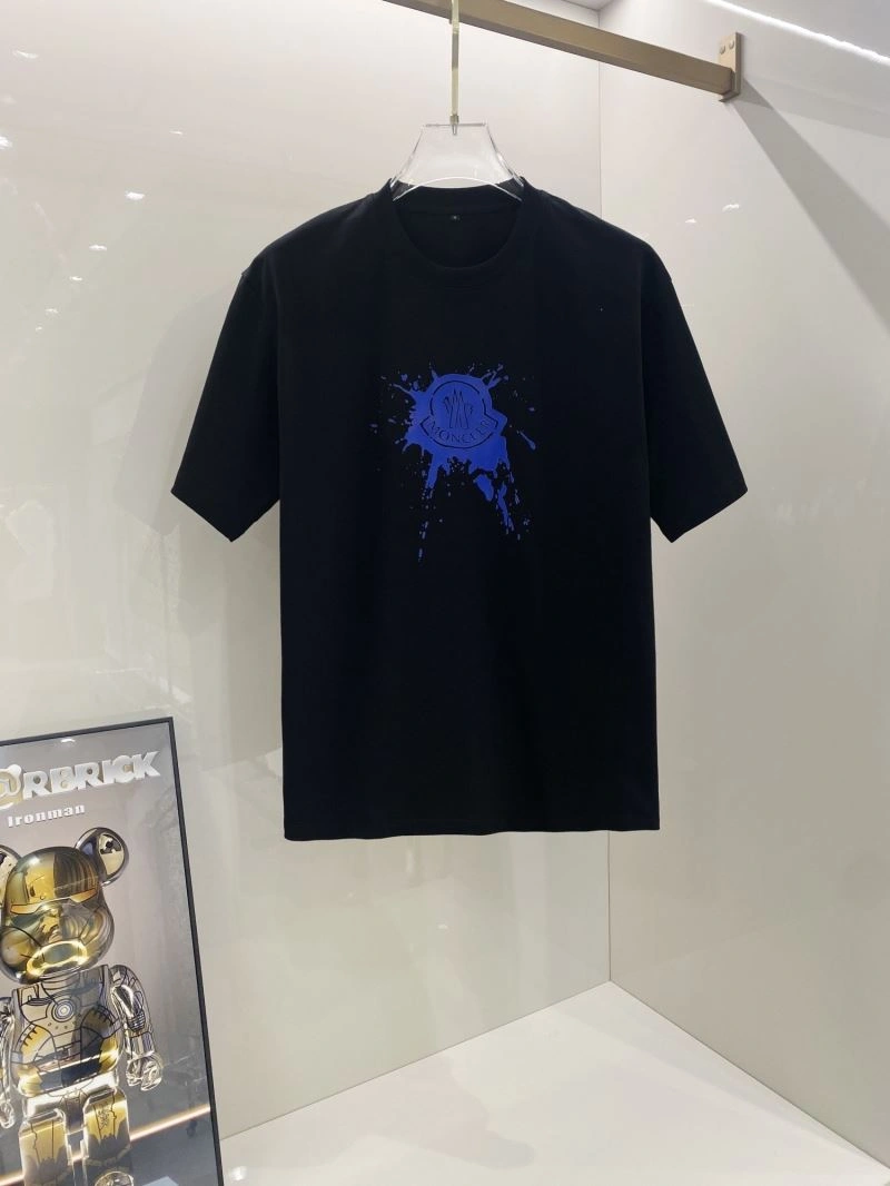 Moncler T-Shirts Versatile 141080