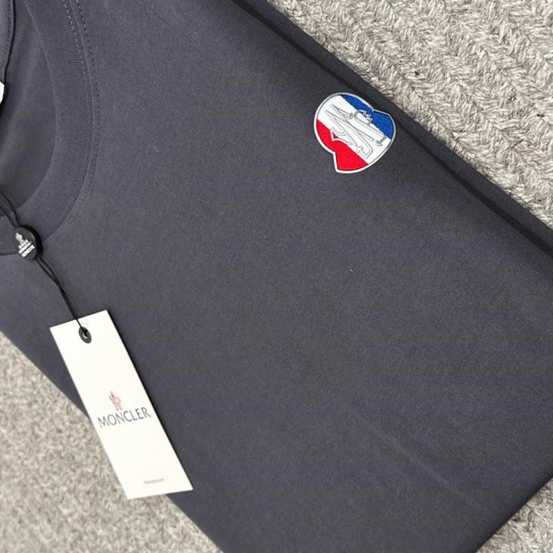 Moncler T-Shirts Premium 141083