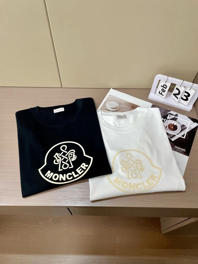 Moncler T-Shirts FlexibleFit 141093