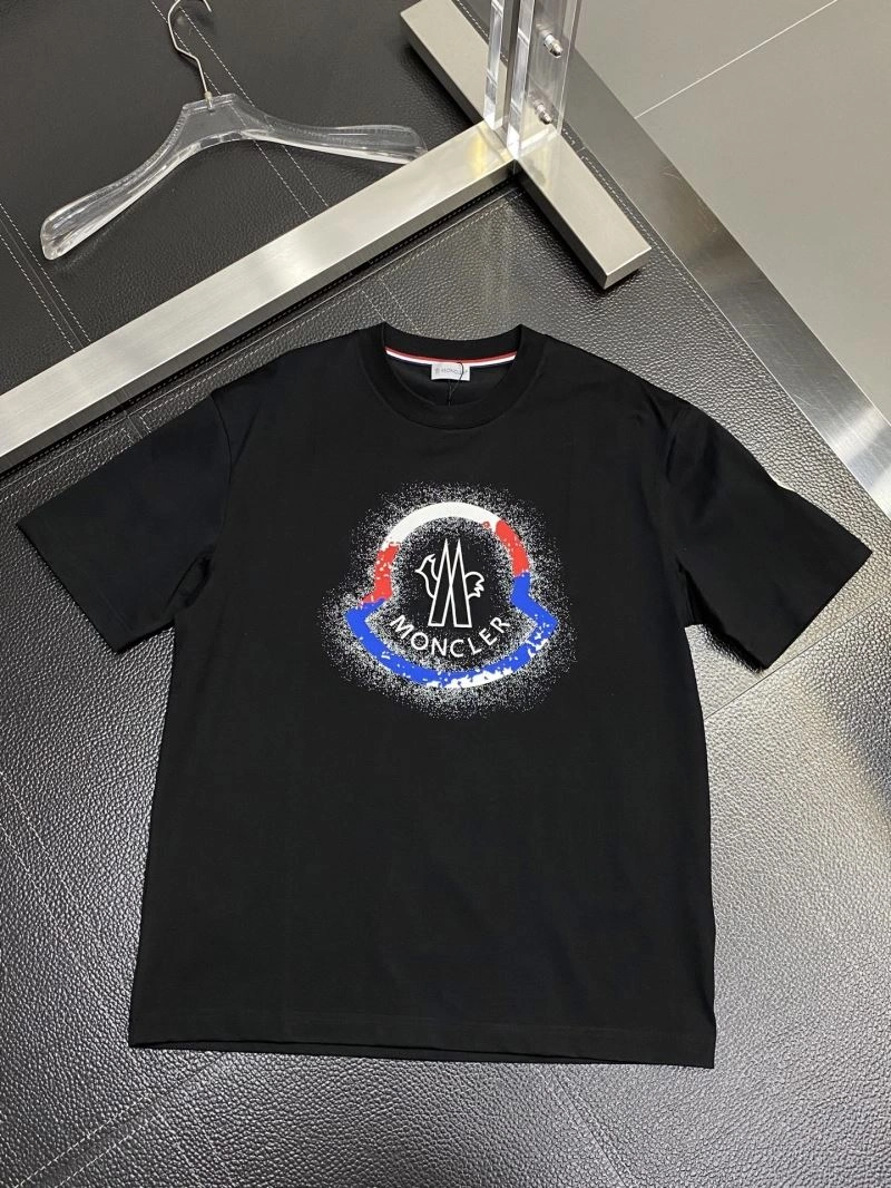 Moncler T-Shirts Vibrant 141086