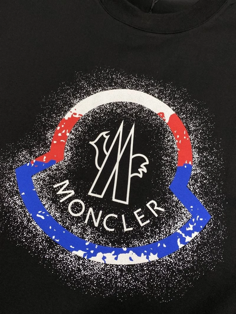 Moncler T-Shirts Vibrant 141086
