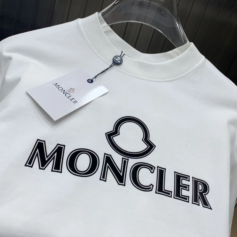 Snug Moncler T-Shirts 141070