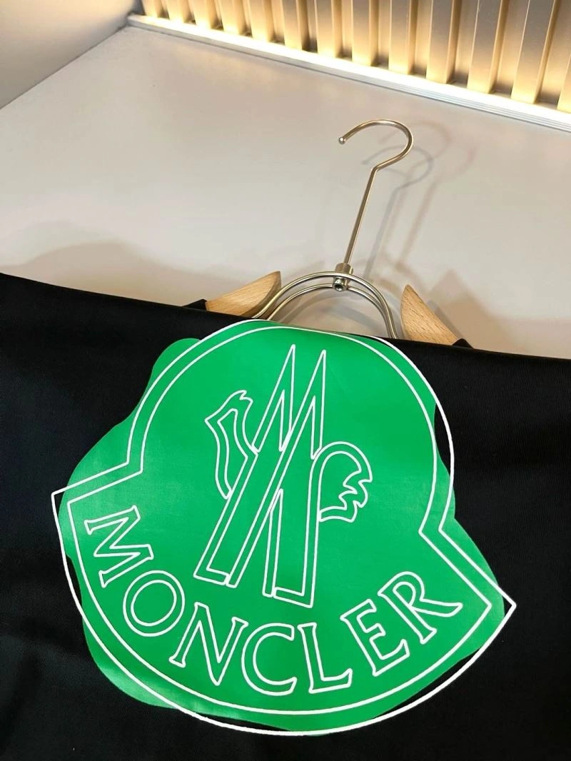 Moncler T-Shirts TechFriendly 141035