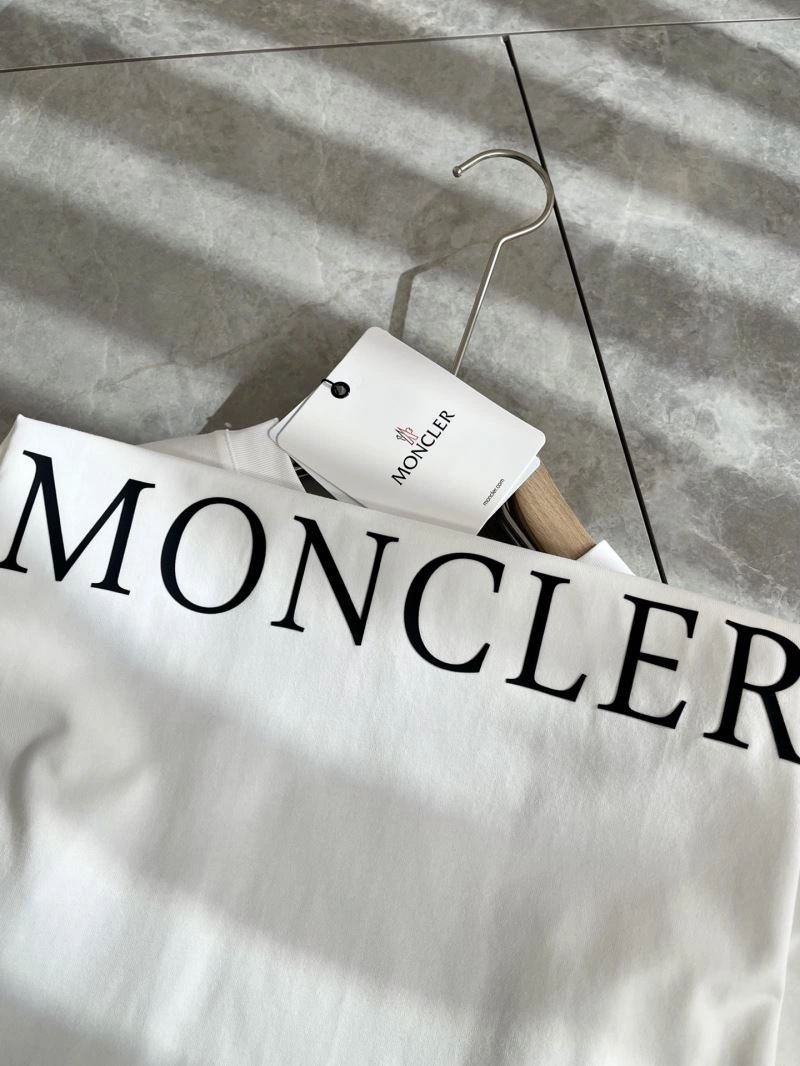 Moncler T-Shirts Tailored 141043