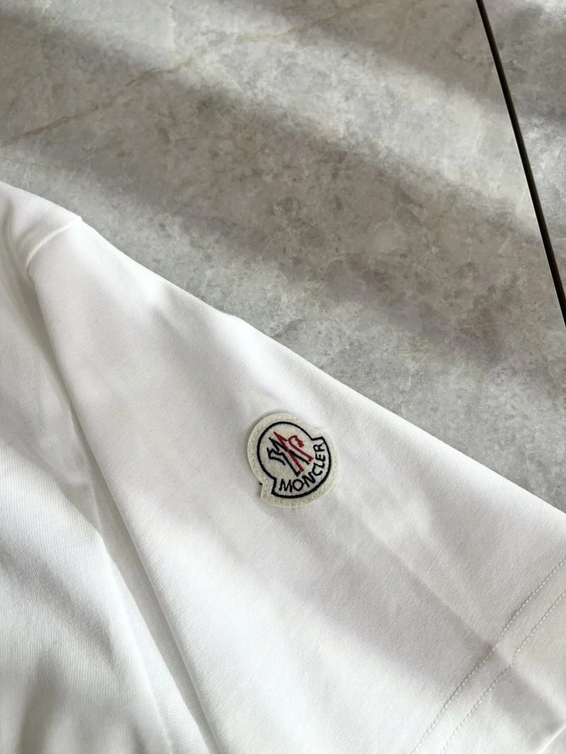 Moncler T-Shirts Tailored 141043