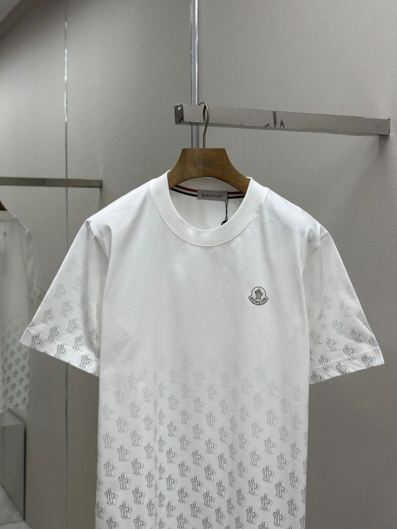 ZipUp Moncler T-Shirts 141040