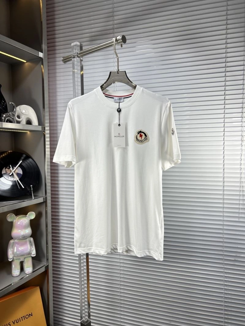 WellDesigned Moncler T-Shirts 141024
