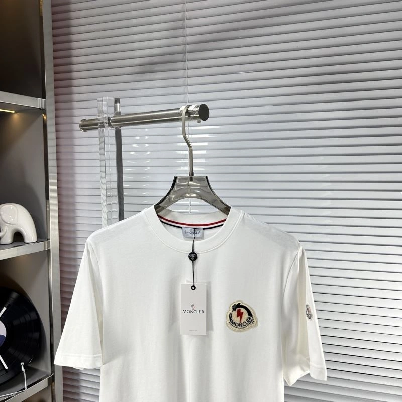 WellDesigned Moncler T-Shirts 141024