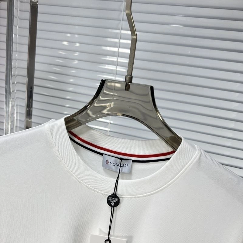 WellDesigned Moncler T-Shirts 141024