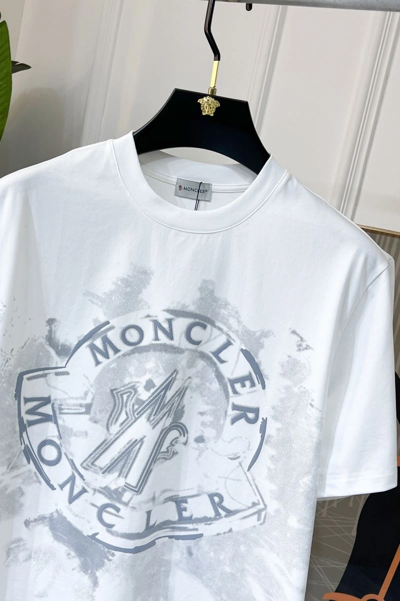 Moncler T-Shirts Durable 141032