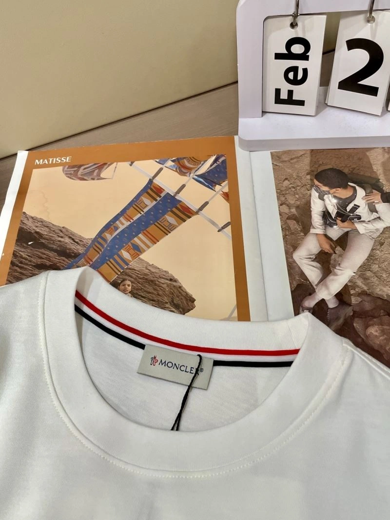 Moncler T-Shirts Refined 141013