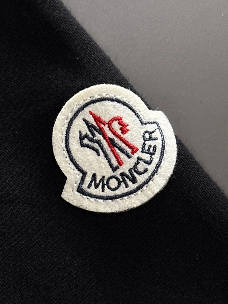 SmoothTexture Moncler T-Shirts 140983