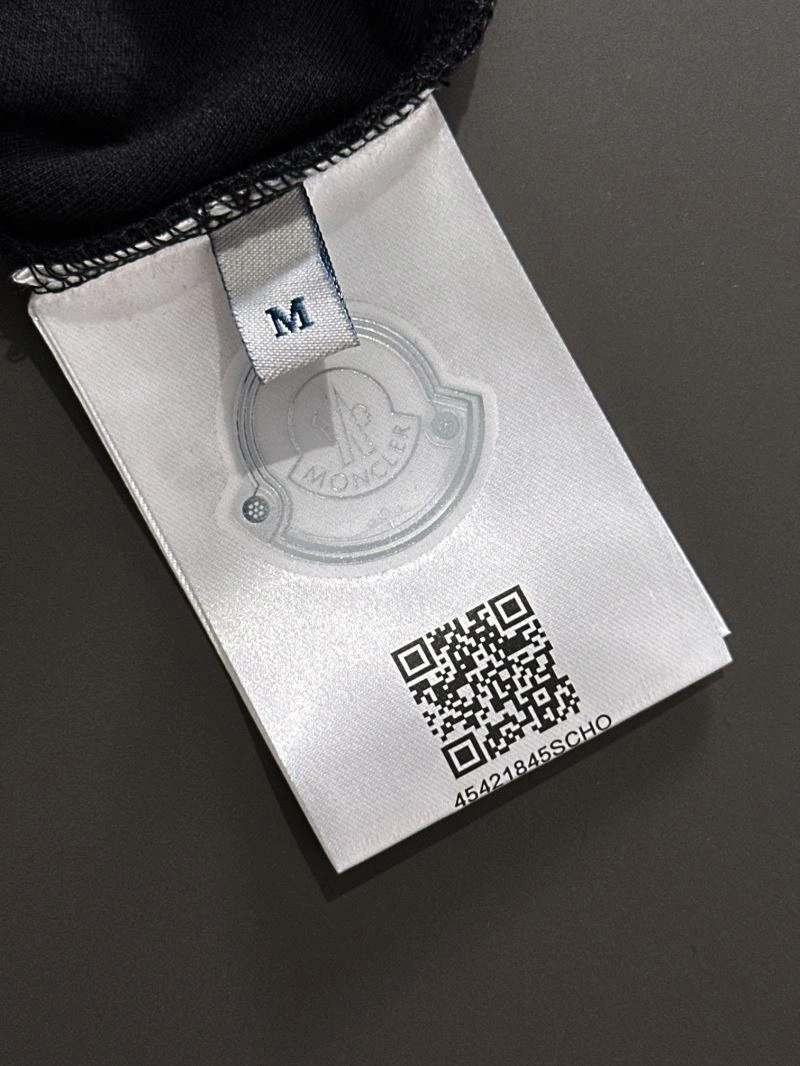 SmoothTexture Moncler T-Shirts 140983