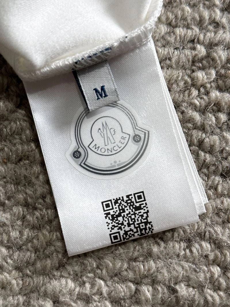 Cozy Moncler T-Shirts 140985