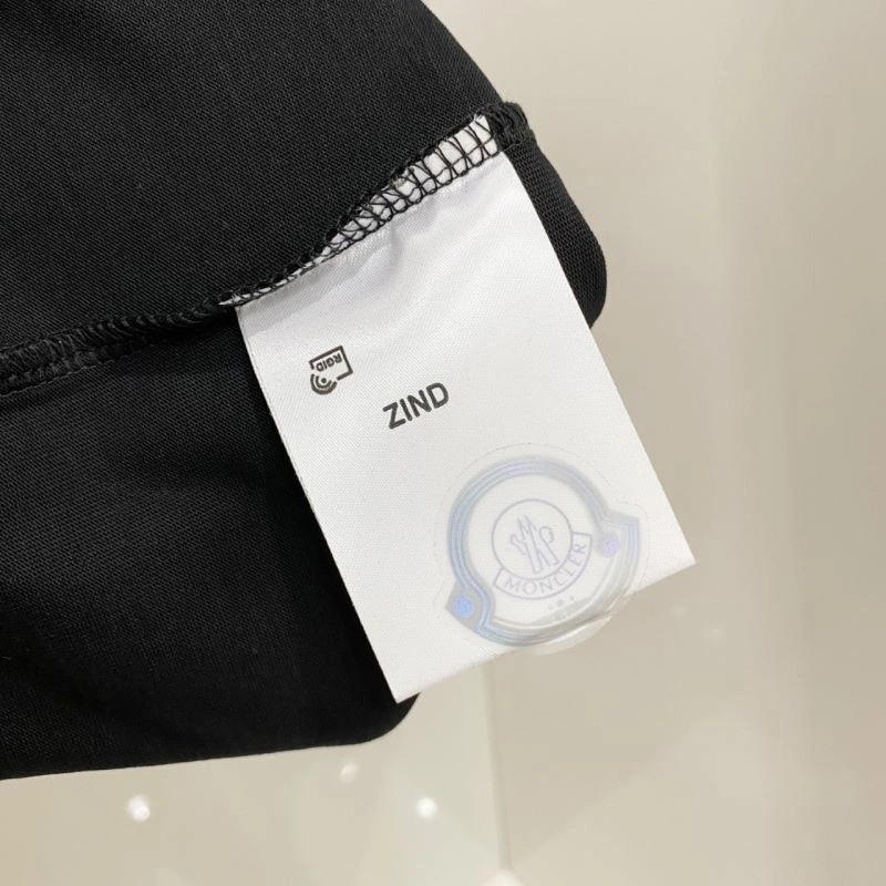 ZipUp Moncler T-Shirts 140991
