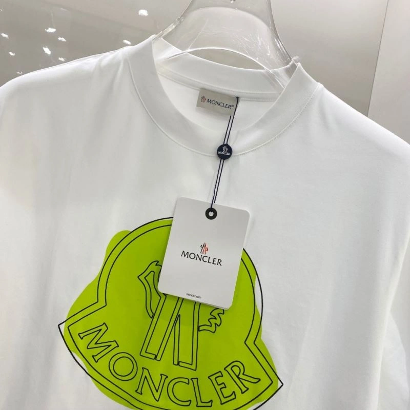 Resilient Moncler T-Shirts 140995