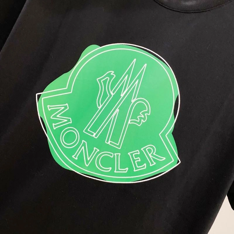 AllSeason Moncler T-Shirts 140982
