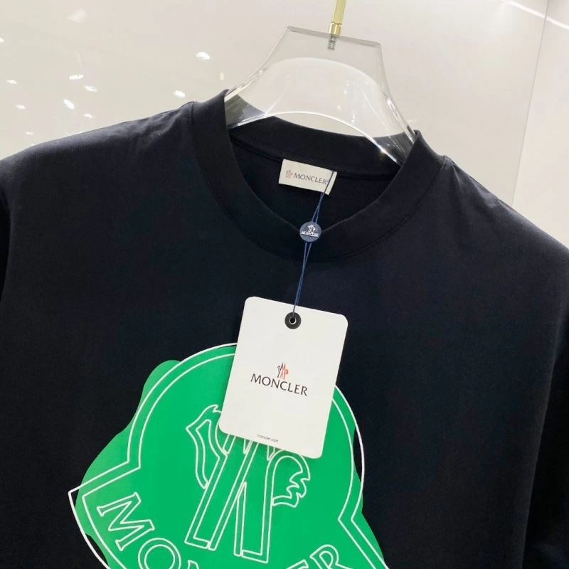 AllSeason Moncler T-Shirts 140982