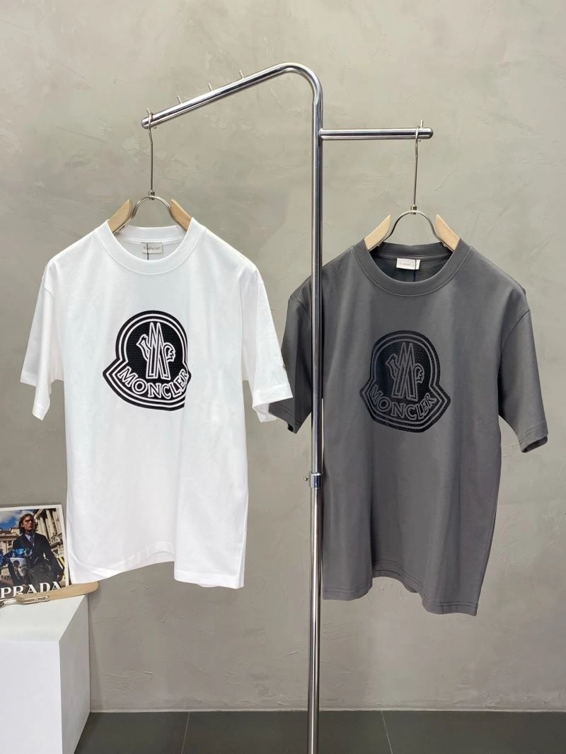 Moncler T-Shirts Soft 140976