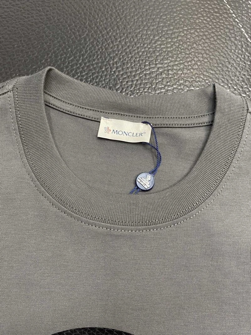 Moncler T-Shirts Soft 140976