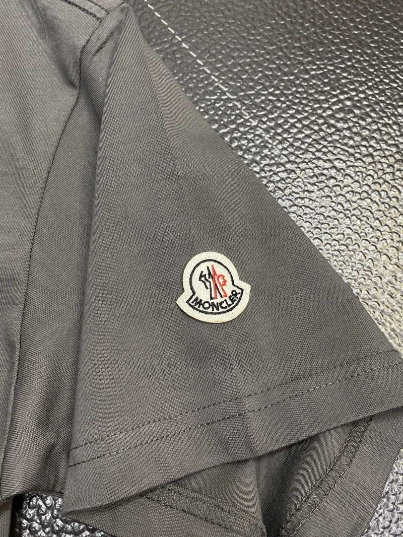 Moncler T-Shirts Soft 140976