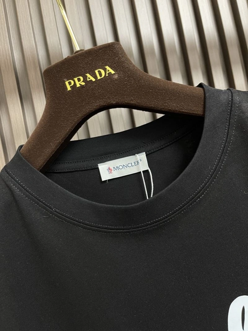 Snug Moncler T-Shirts 140970