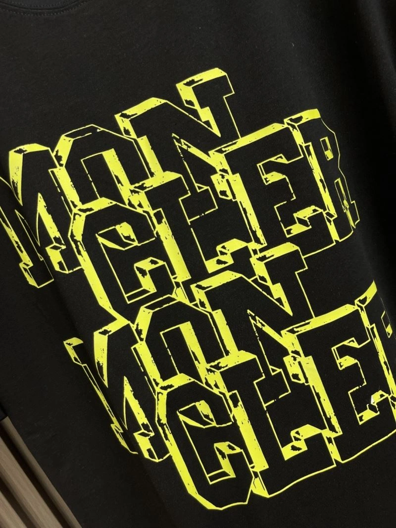Bold Moncler T-Shirts 140965