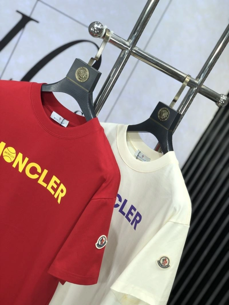 ZipUp Moncler T-Shirts 140967