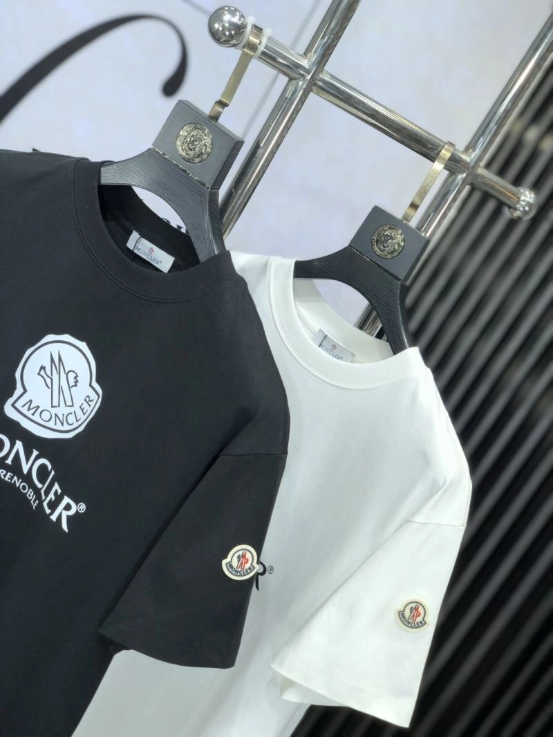 Moncler T-Shirts TimelessDesign 140964