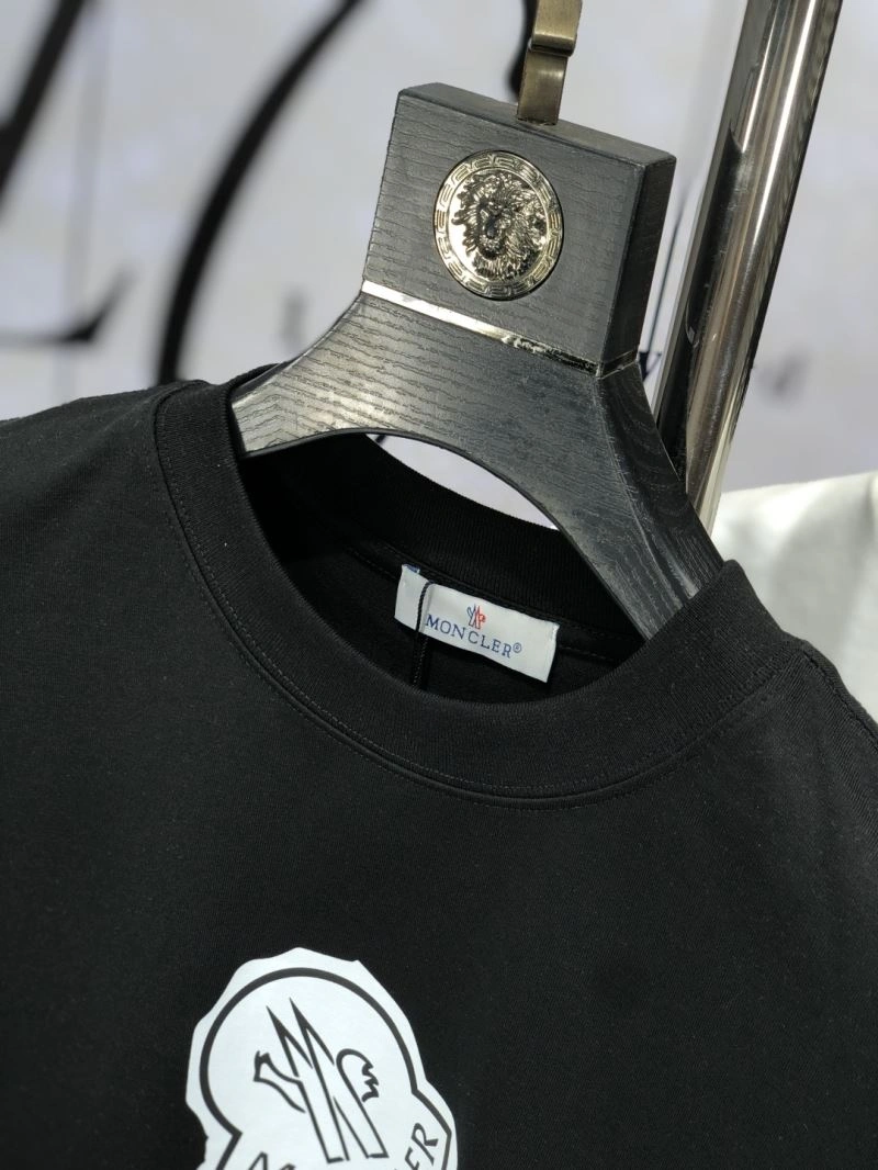Moncler T-Shirts TimelessDesign 140964