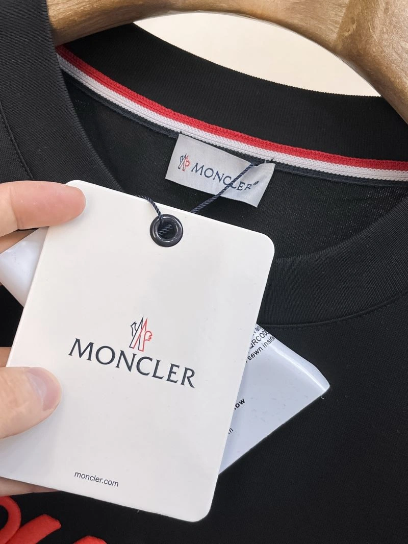 ZipUp Moncler T-Shirts 140968