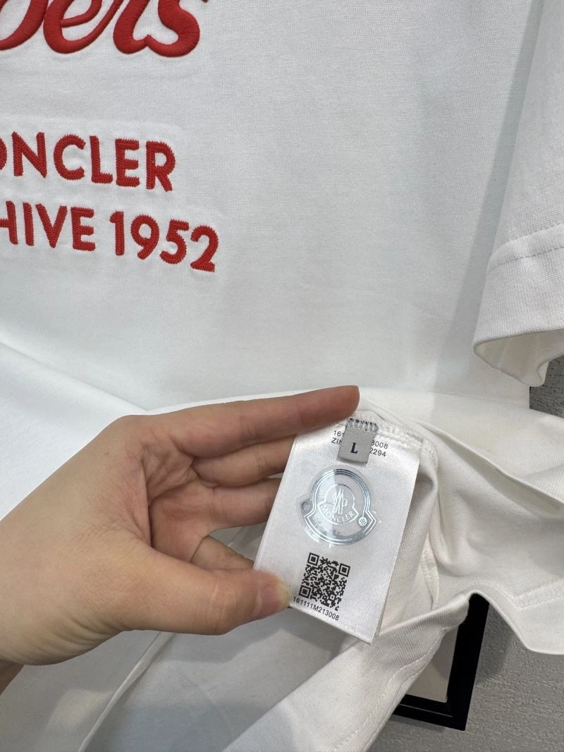 Moncler T-Shirts Practical 140960