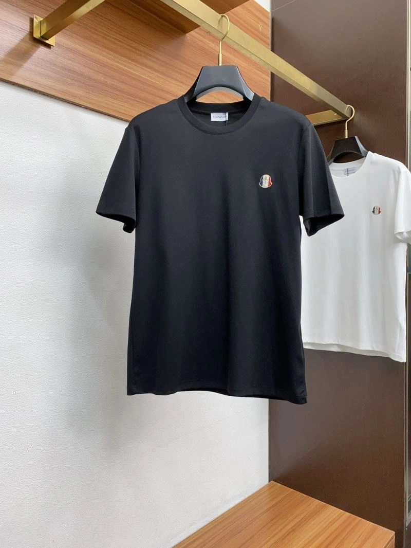 Bold Moncler T-Shirts 140941
