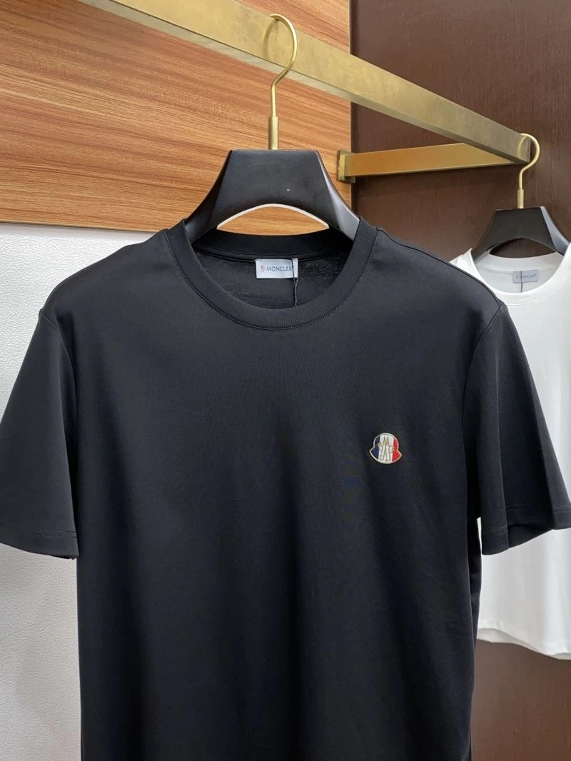 Bold Moncler T-Shirts 140941
