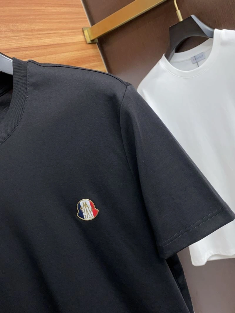 Bold Moncler T-Shirts 140941