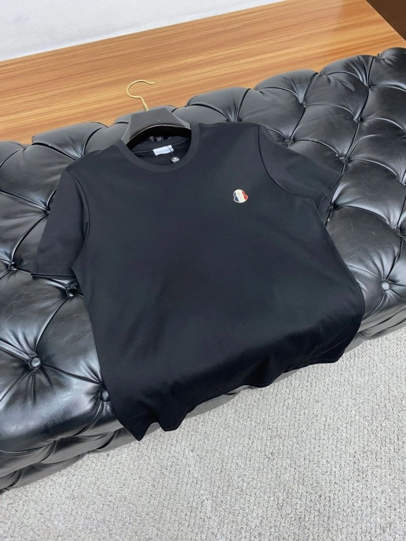 Bold Moncler T-Shirts 140941