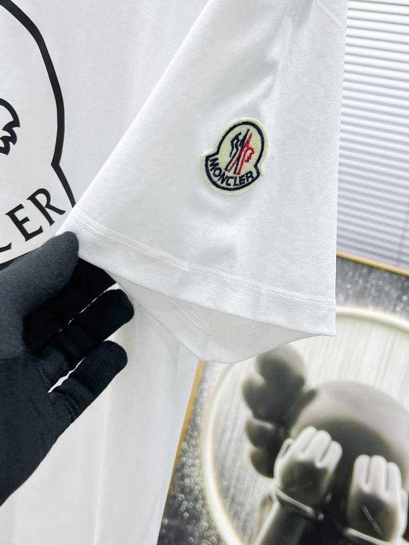 Tailored Moncler T-Shirts 140918