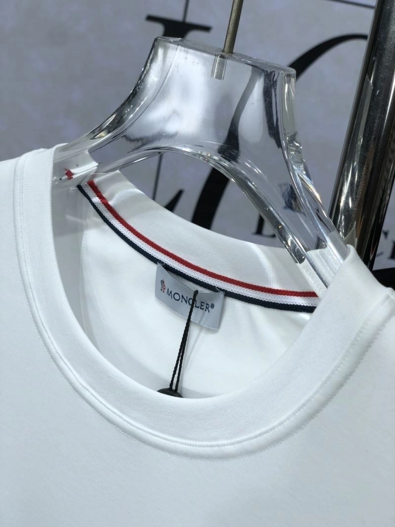 Stylish Moncler T-Shirts 140931