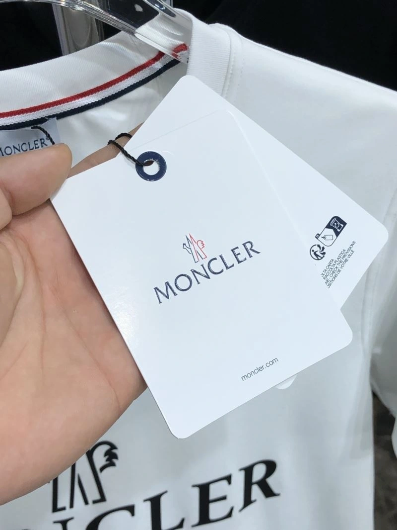 Stylish Moncler T-Shirts 140931