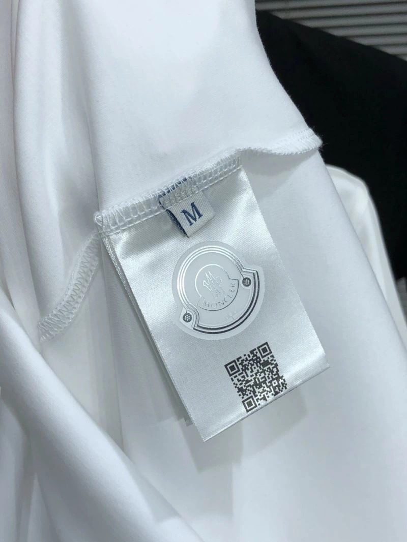 Stylish Moncler T-Shirts 140931