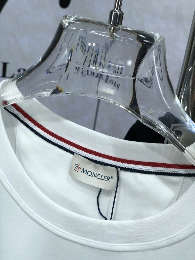 Stylish Moncler T-Shirts 140928