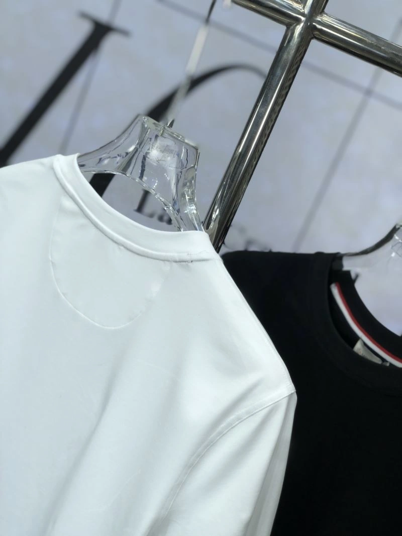 Stylish Moncler T-Shirts 140928