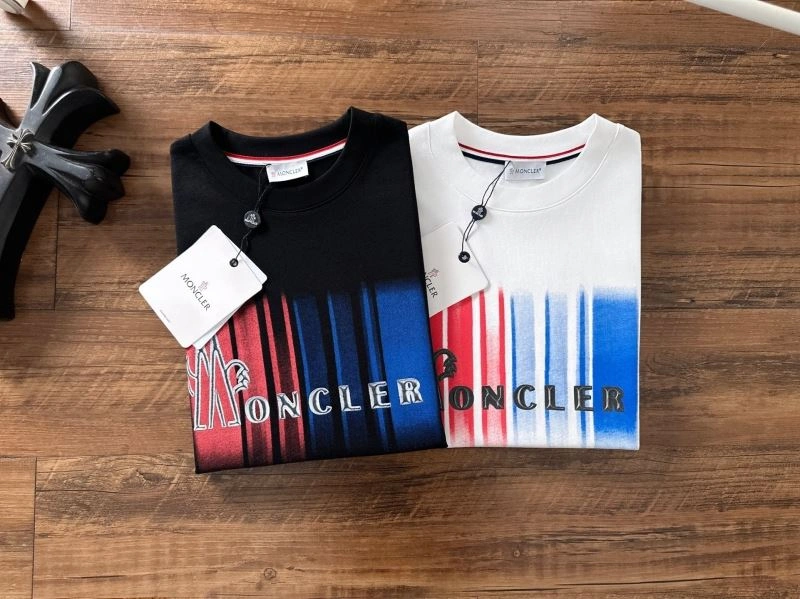 Moncler T-Shirts Sporty 140903