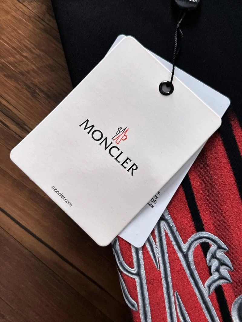 Moncler T-Shirts Sporty 140903