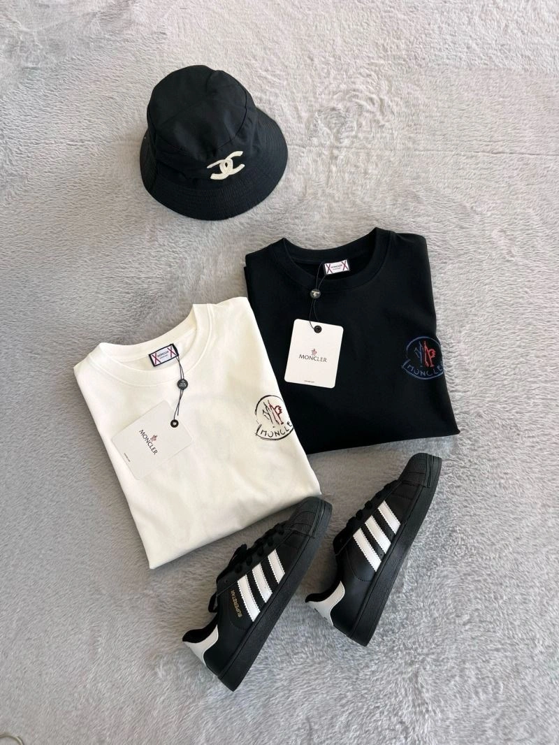Moncler T-Shirts EasyMatch 140971