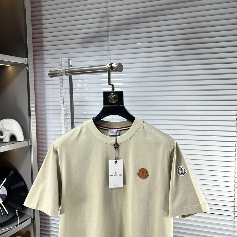 Compact Moncler T-Shirts 140877