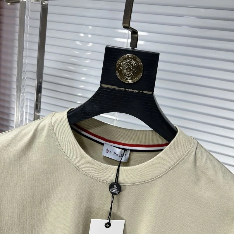 Compact Moncler T-Shirts 140877